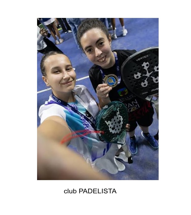 Selfie en cancha de pádel